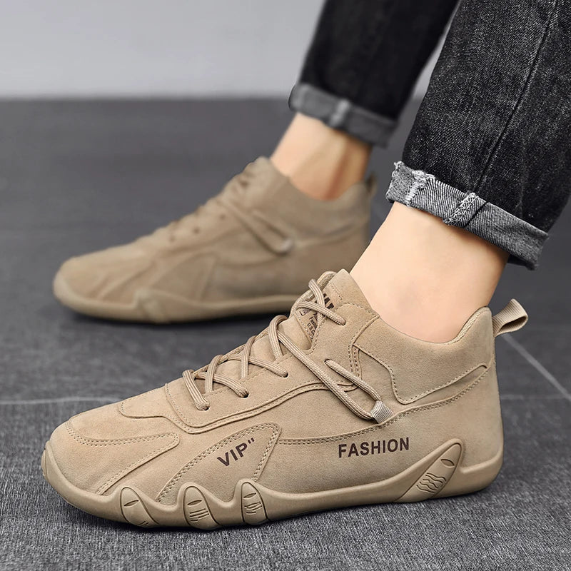 Erkekler için açık hava spor yürüyüş ayakkabıları dört mevsim yeni kaymaz konforlu iş ayakkabıları moda gençlik gündelik trend ayakkabılar erkek spor ayakkabıları