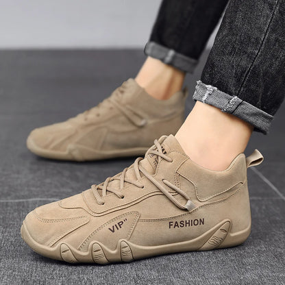 Erkekler için açık hava spor yürüyüş ayakkabıları dört mevsim yeni kaymaz konforlu iş ayakkabıları moda gençlik gündelik trend ayakkabılar erkek spor ayakkabıları